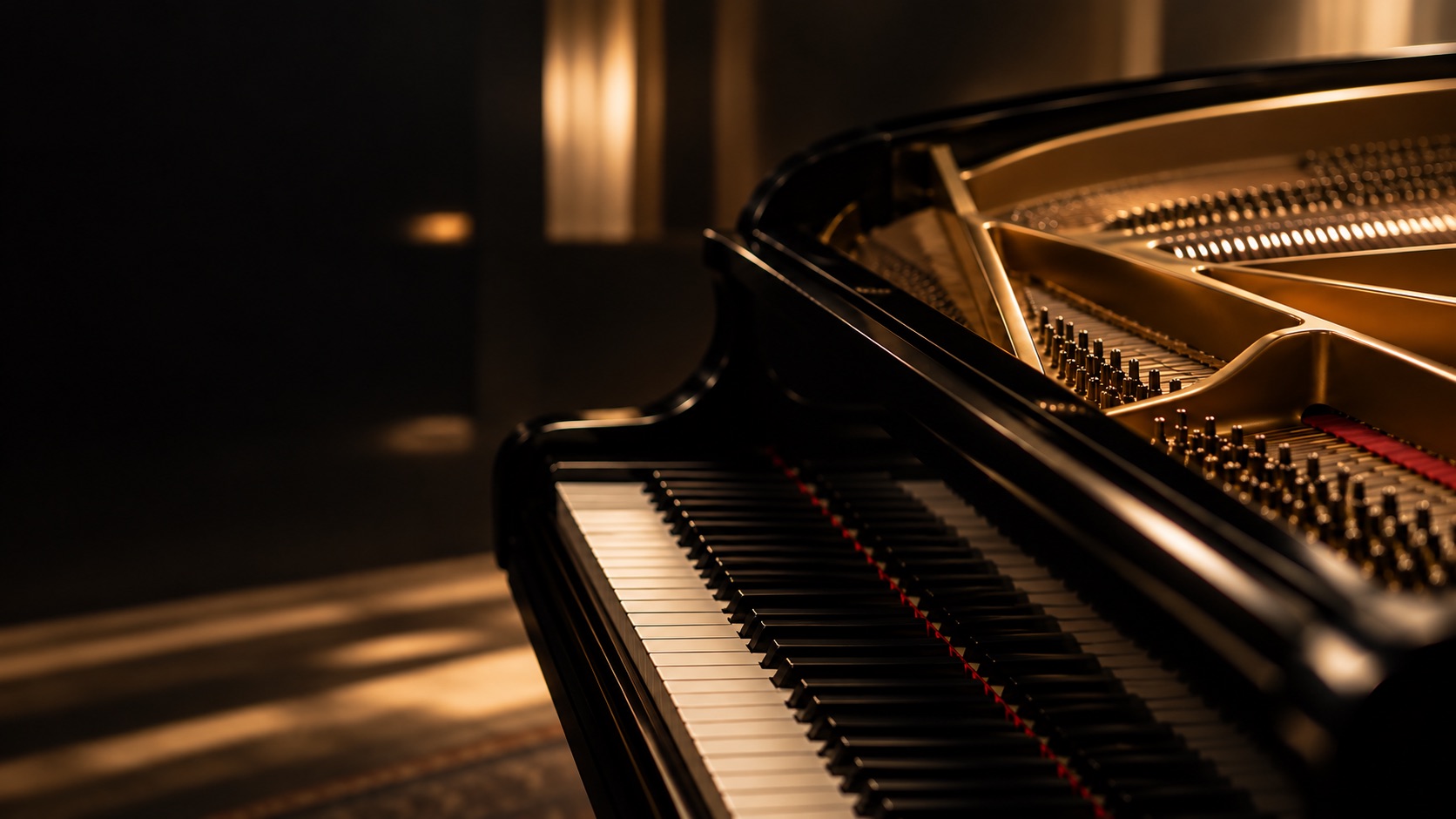 Afinação de piano em Brasília: piano de cauda preto com teclado e estrutura interna dourada